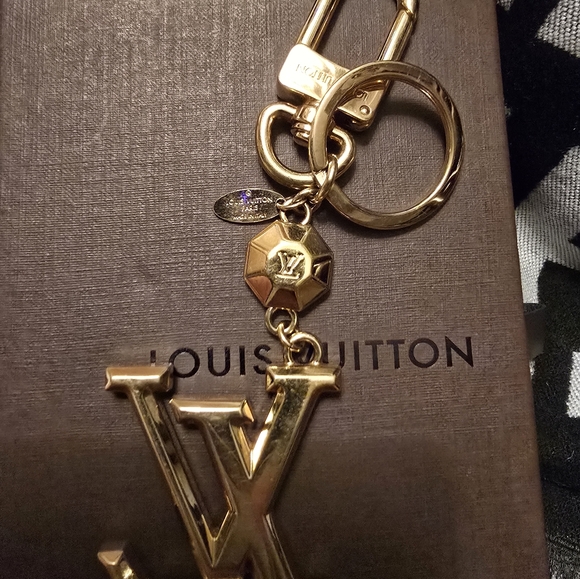 Louis Vuitton Key Charm - Picture 5 of 7